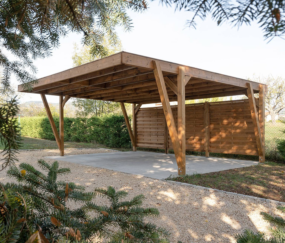Menuisier pour installation de porte intérieure à Draguignan