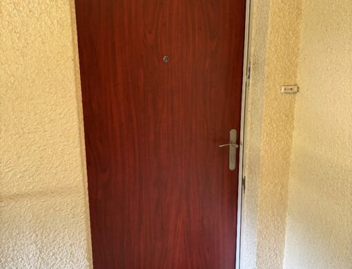 Menuisier - Rénovation de porte palière à Draguignan